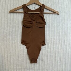 SKIMS Seamless Sculpt Tank Thong Body Suit Size Small Bronze Brown NWOT $70